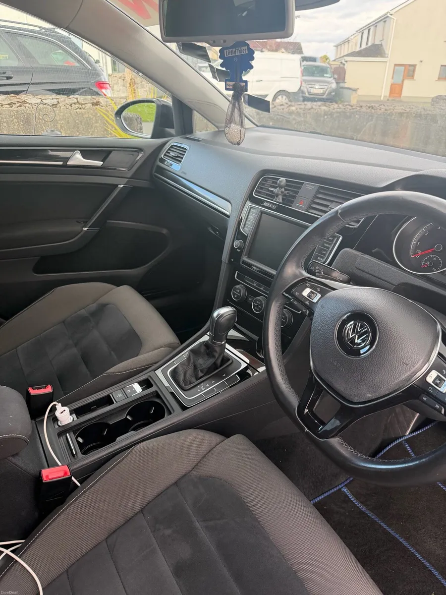 Volkswagen golf - Image 4