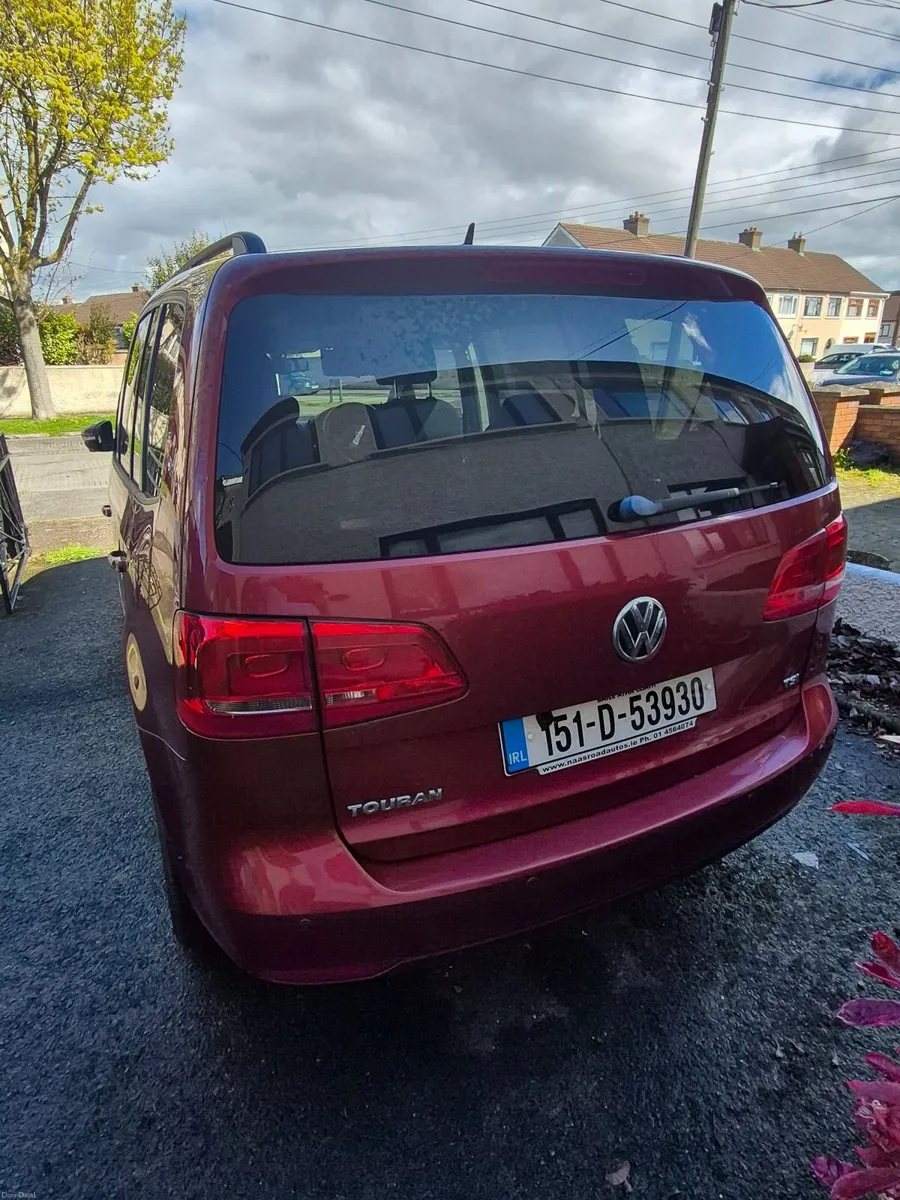 Volkswagen Touran 2015 - Image 2