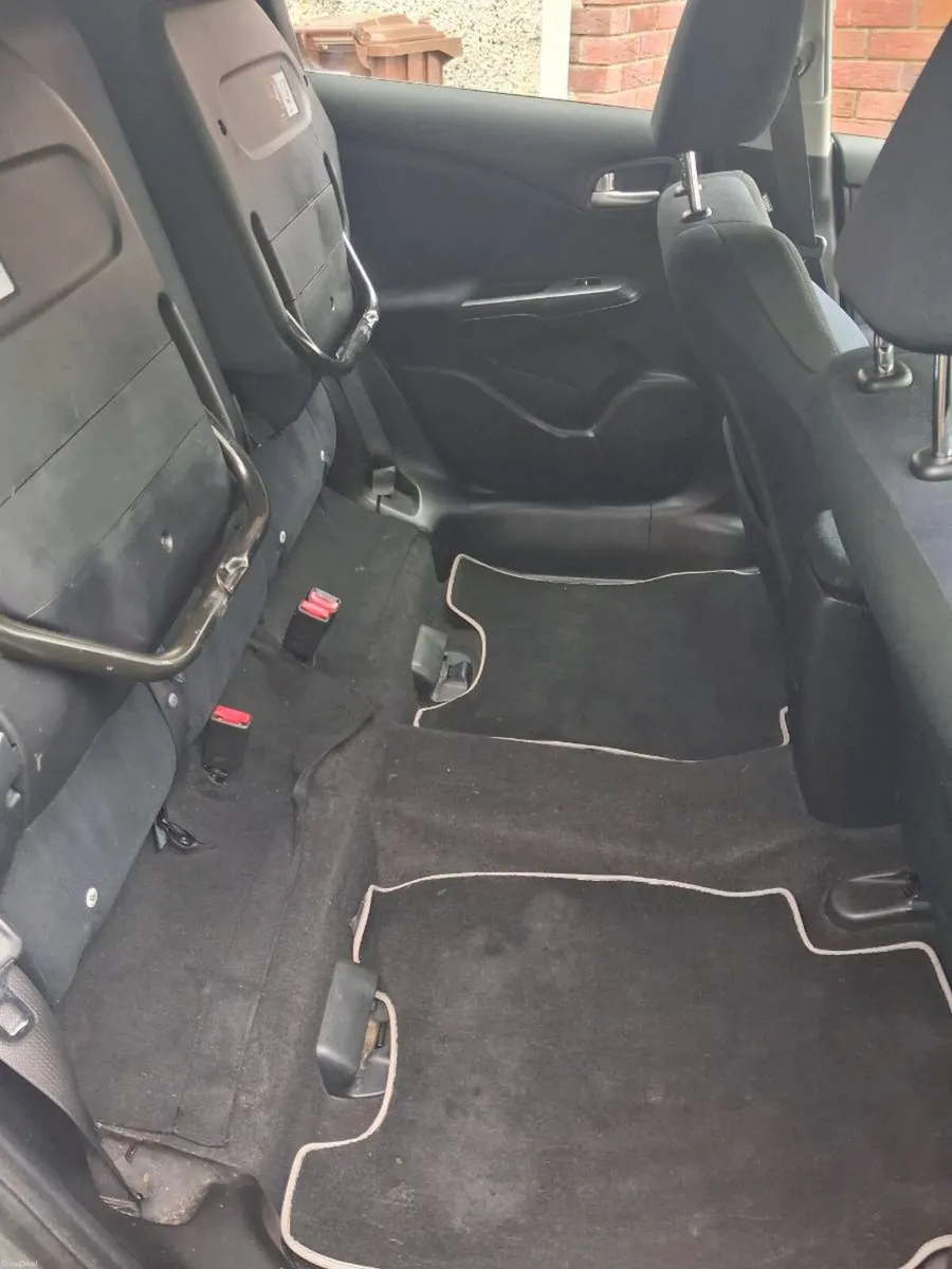 Honda Civic 2013 Grey - Image 2