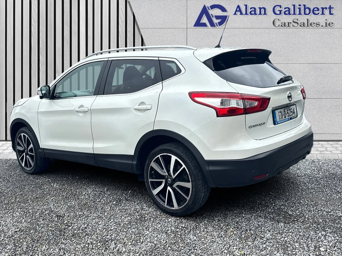 Nissan Qashqai 1.5 DCI TEKNA Top Spec Glassroof & - Image 2