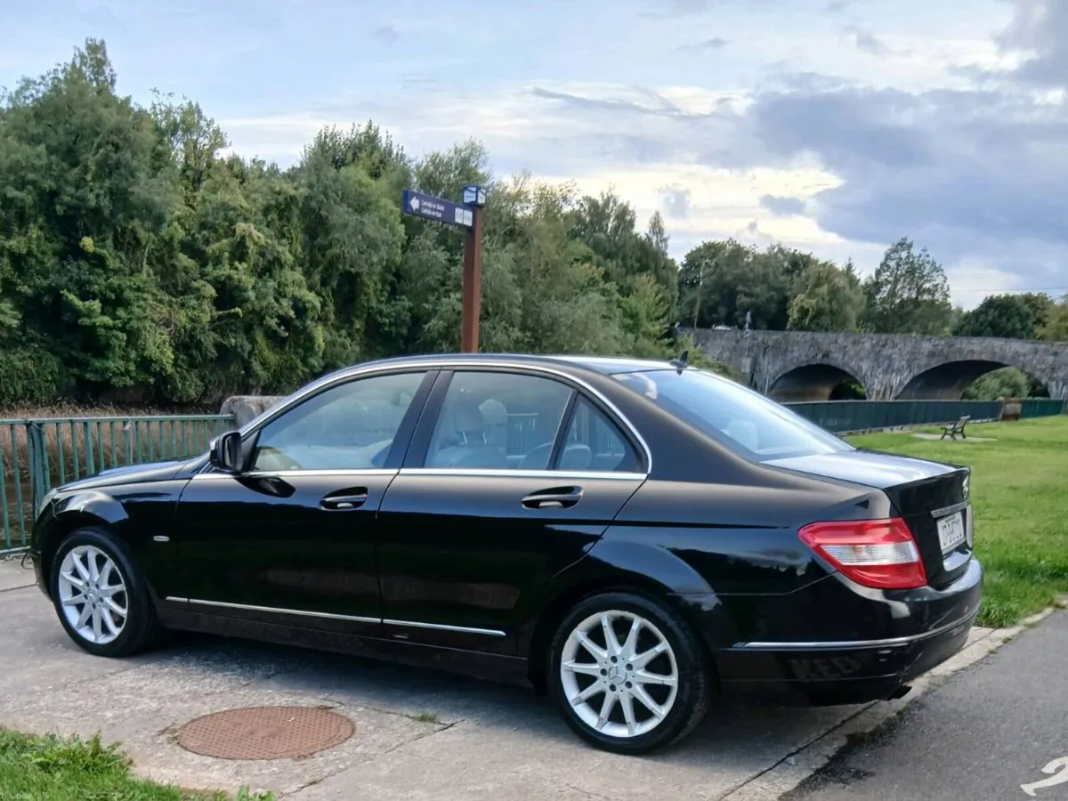 Mercedes Benz C class, Automatic - Image 3