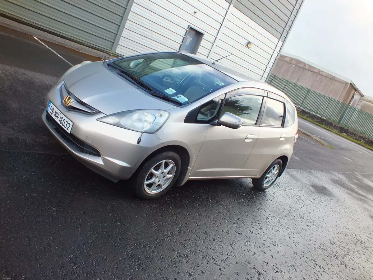 Honda Fit 2009 - Image 2