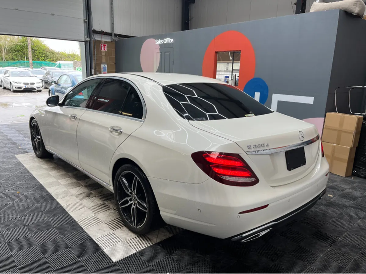 Mercedes-Benz E-Class 2019 MERCEDES-BENZ E220D AVA - Image 4