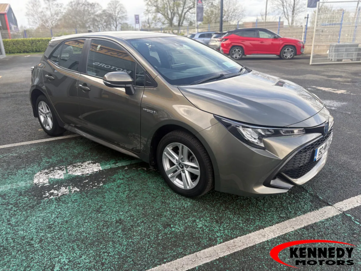 Toyota Corolla LUNA H/B 4DR AUTO HYBRID - Image 4