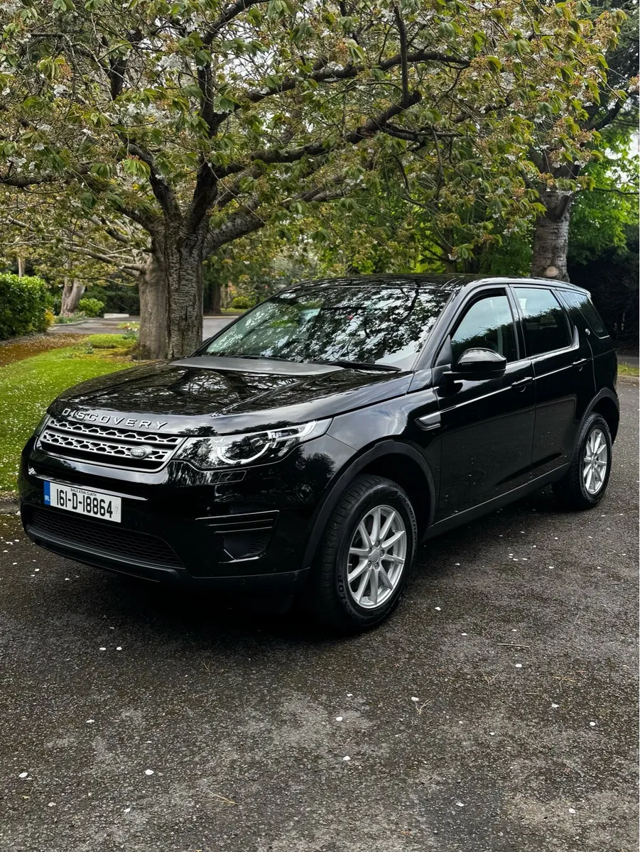 Land Rover Discovery Sport TD4(7 seats) - Image 2