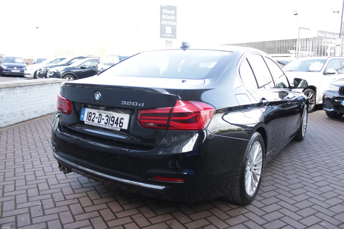BMW 3-Series 2018 - Image 4