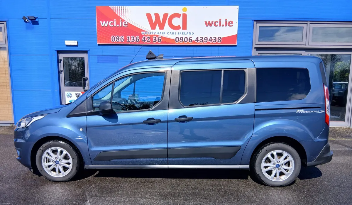 Wheelchair Taxi Ford Tourneo Connect 2022 - Image 4