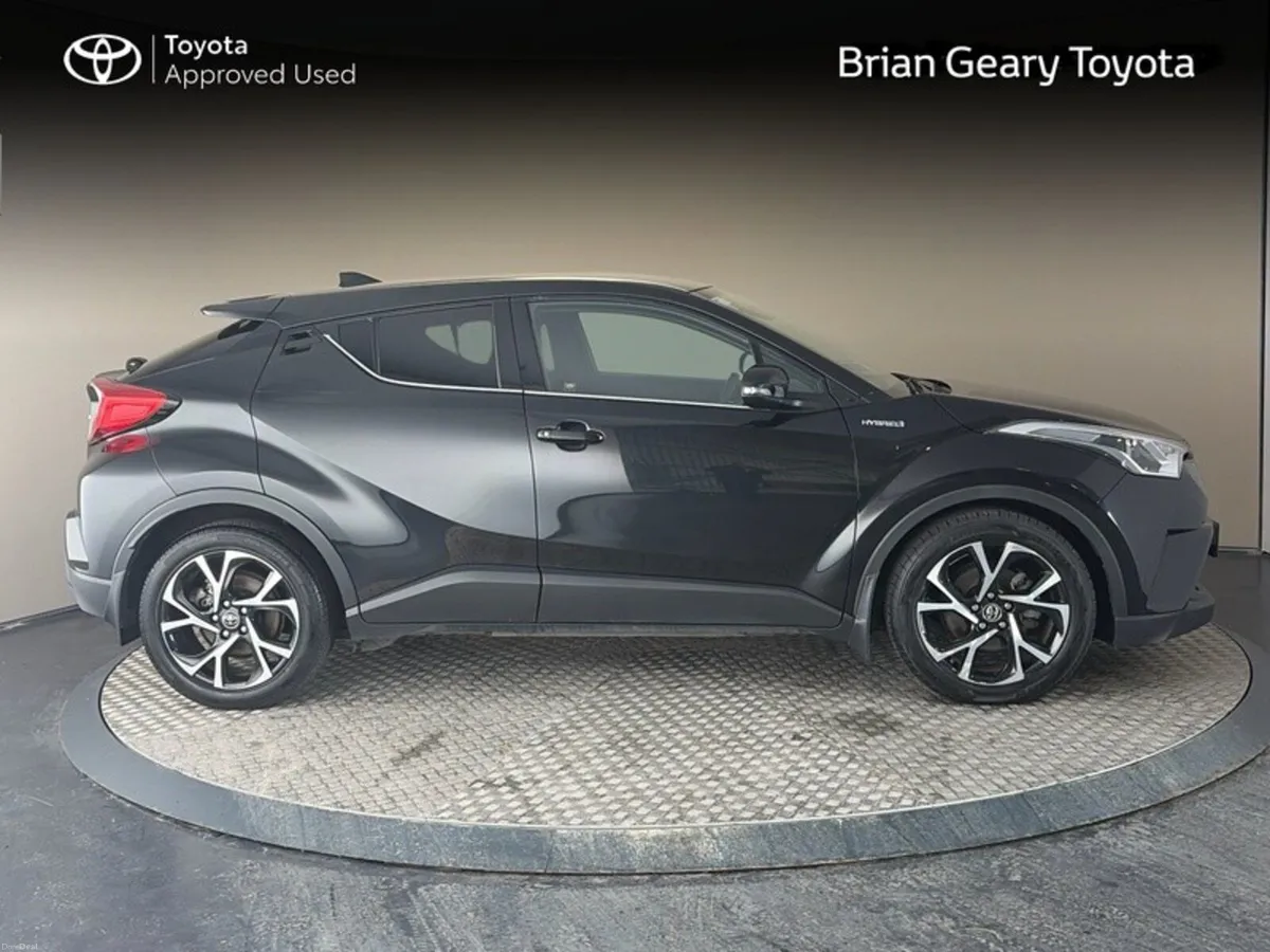 Toyota C-HR HYBRID SPORT - Image 3