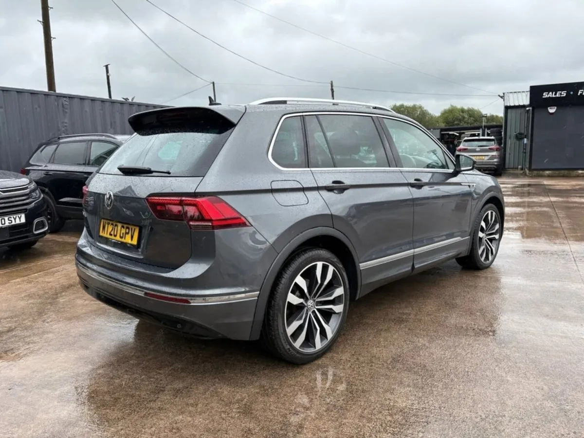 2020 Volkswagen Tiguan R Line - Image 4