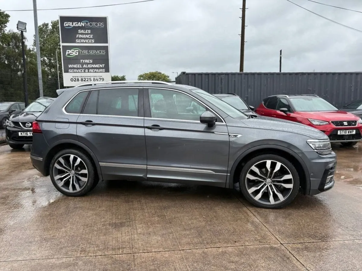 2020 Volkswagen Tiguan R Line - Image 3