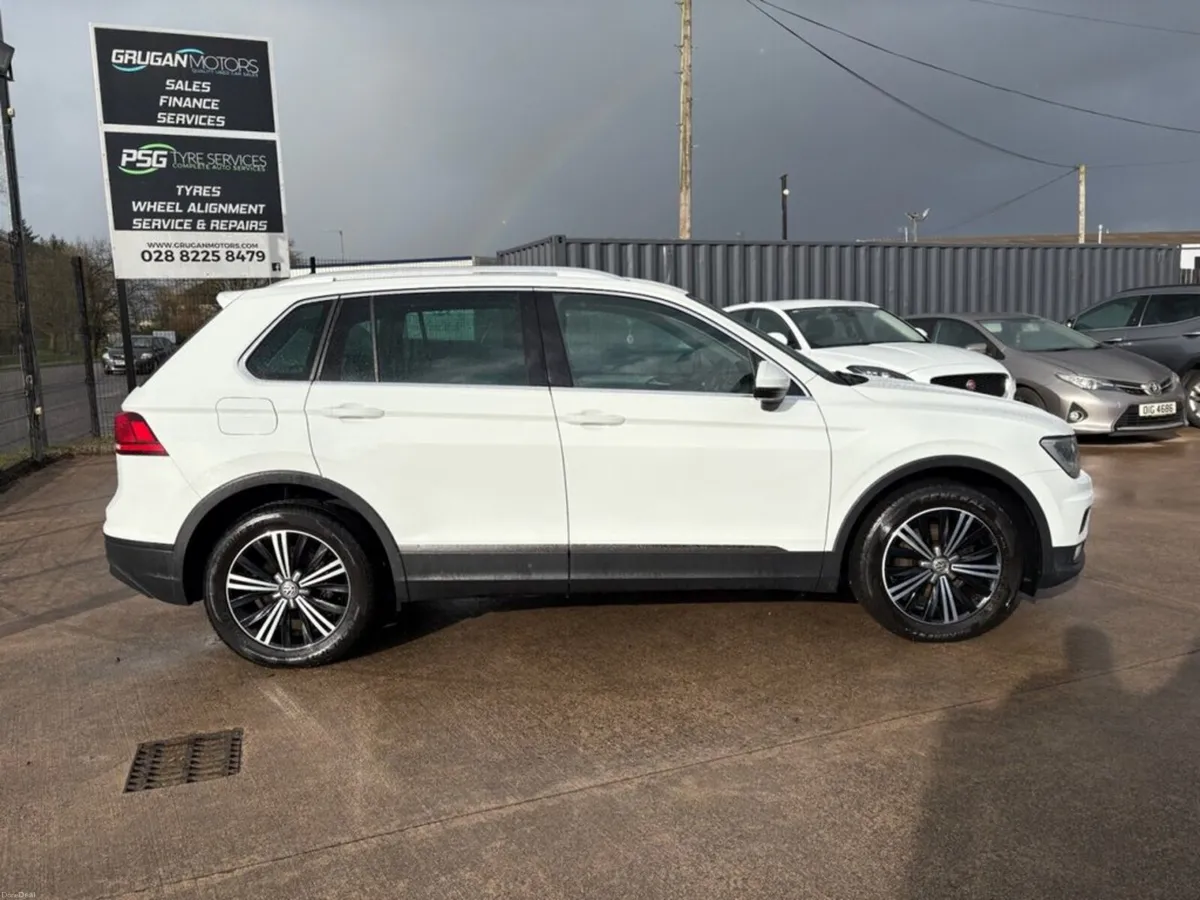 2016 Volkswagen Tiguan - Image 2