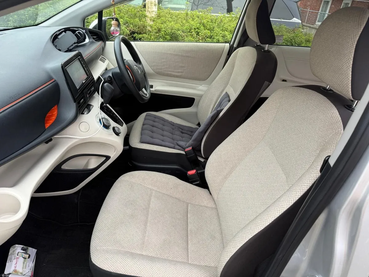 Toyota Sienta 2016 - Image 2