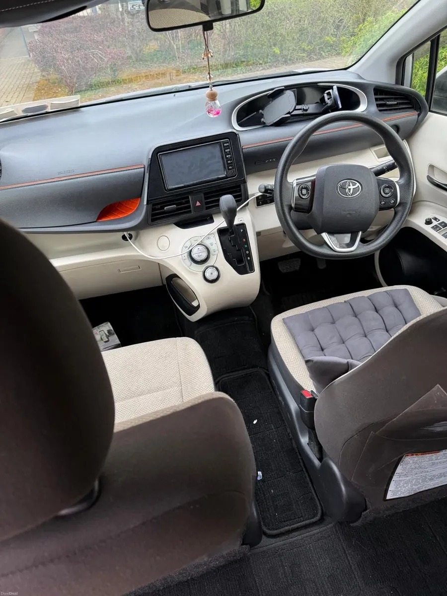Toyota Sienta 2016 - Image 3