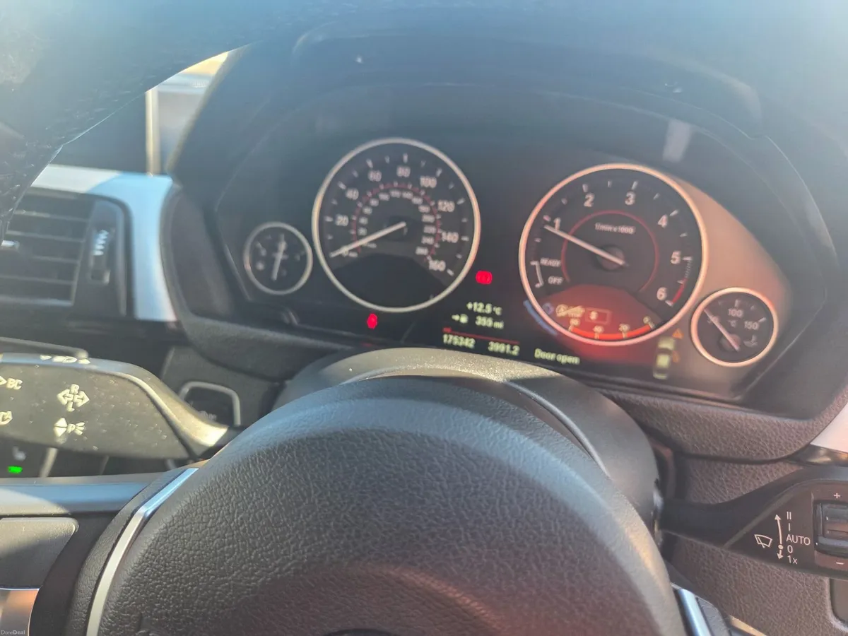 BMW 3-Series 2017 - Image 3