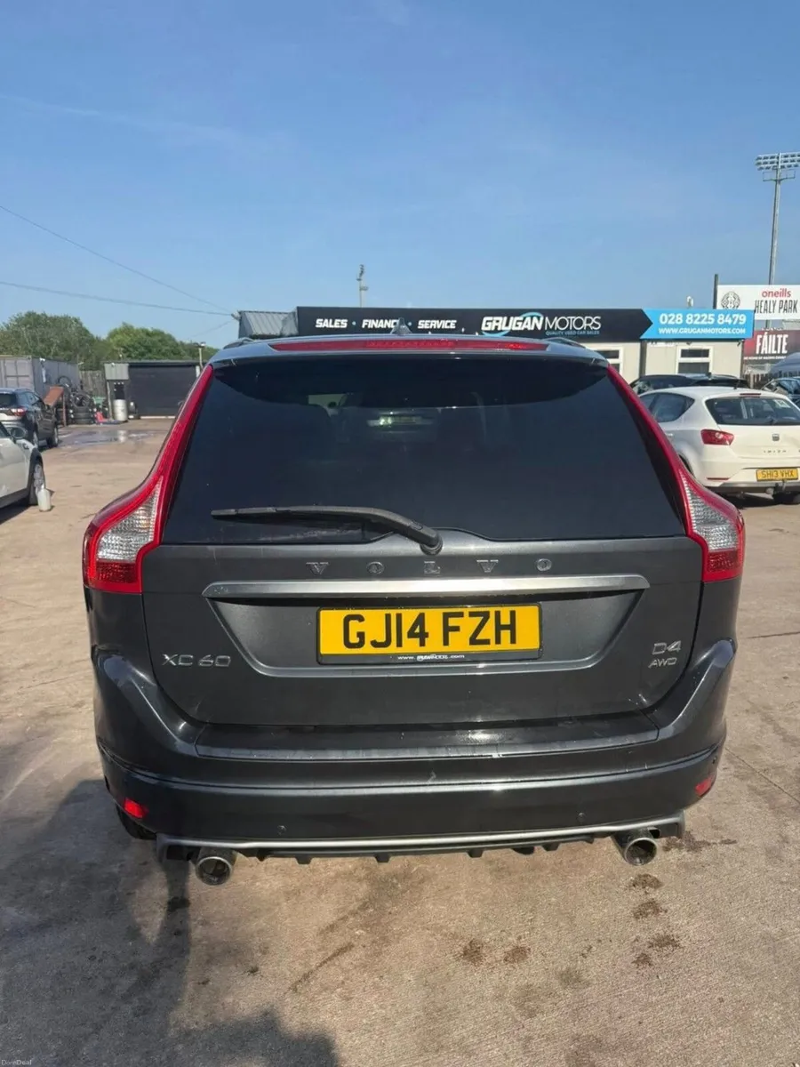 2014 Volvo XC60 R Design AWD - Image 4