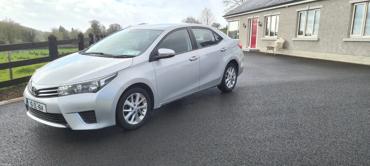 Toyota Corolla 2015 - Image 2