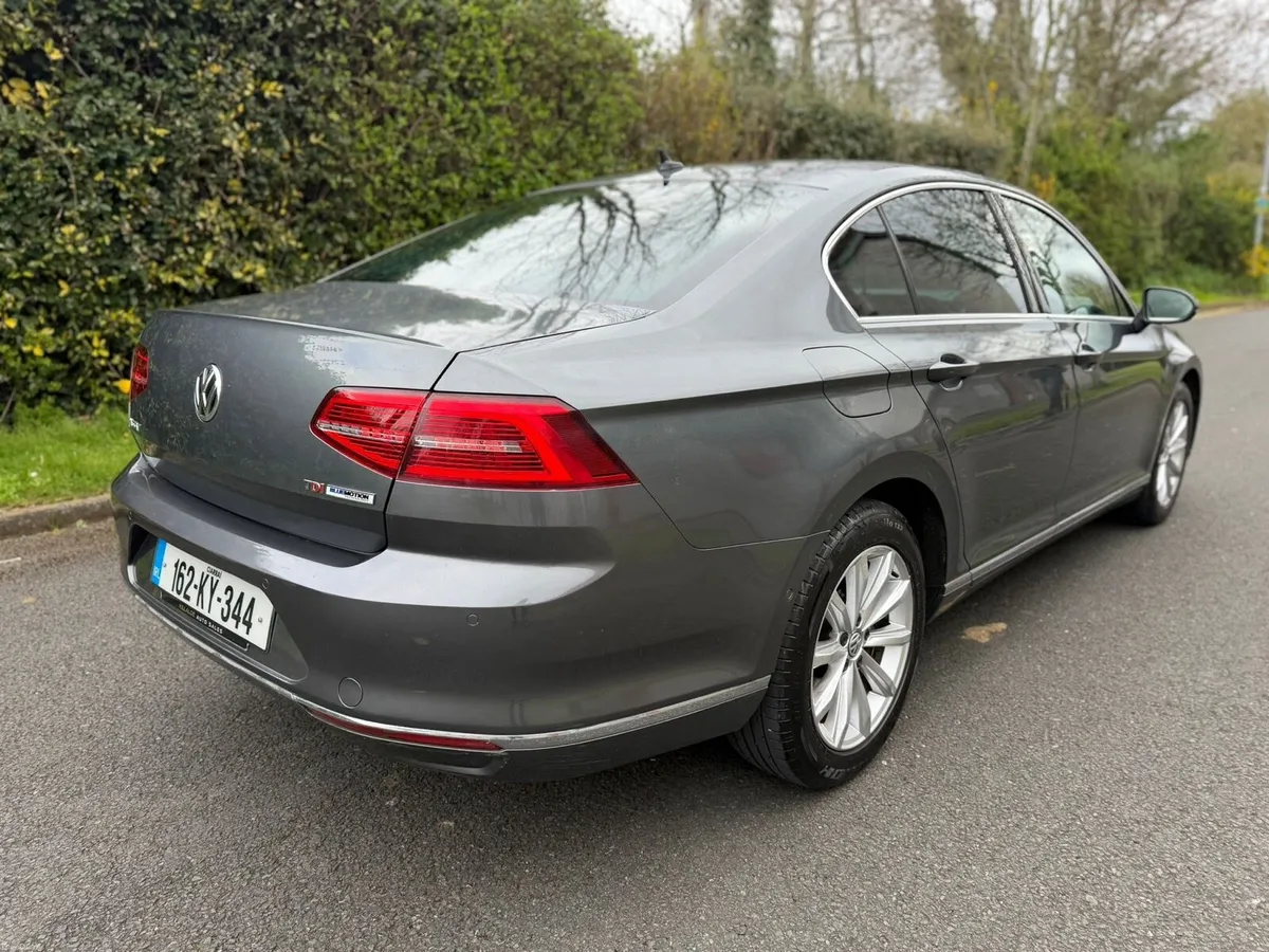 2016 Volkswagen Passat (Digital Dash) - Image 4