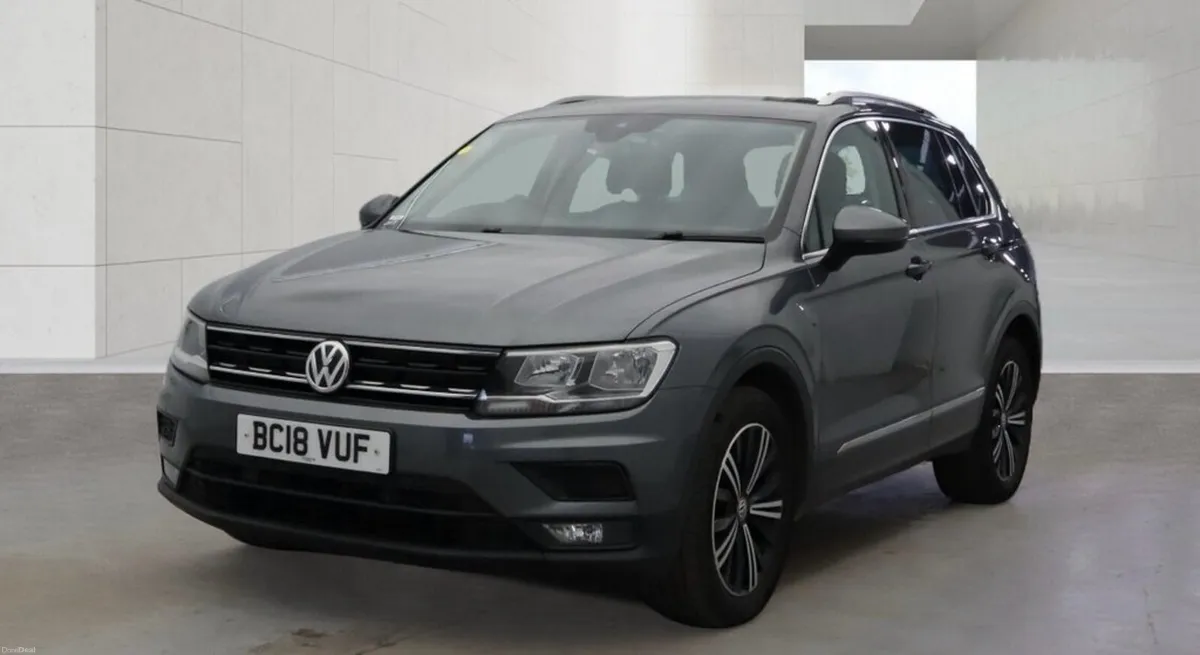 2018 Volkswagen Tiguan - Image 2