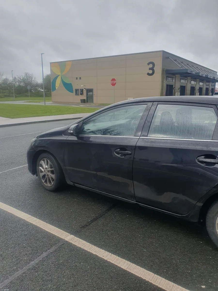 Toyota Auris 2014 - Image 1