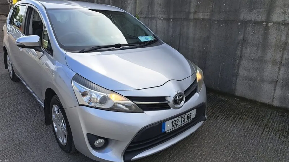 2013 Toyota Verso - Image 2