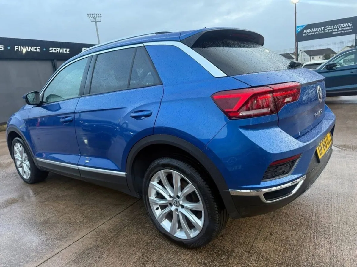 2019 Volkswagen T-Roc SEL - Image 3