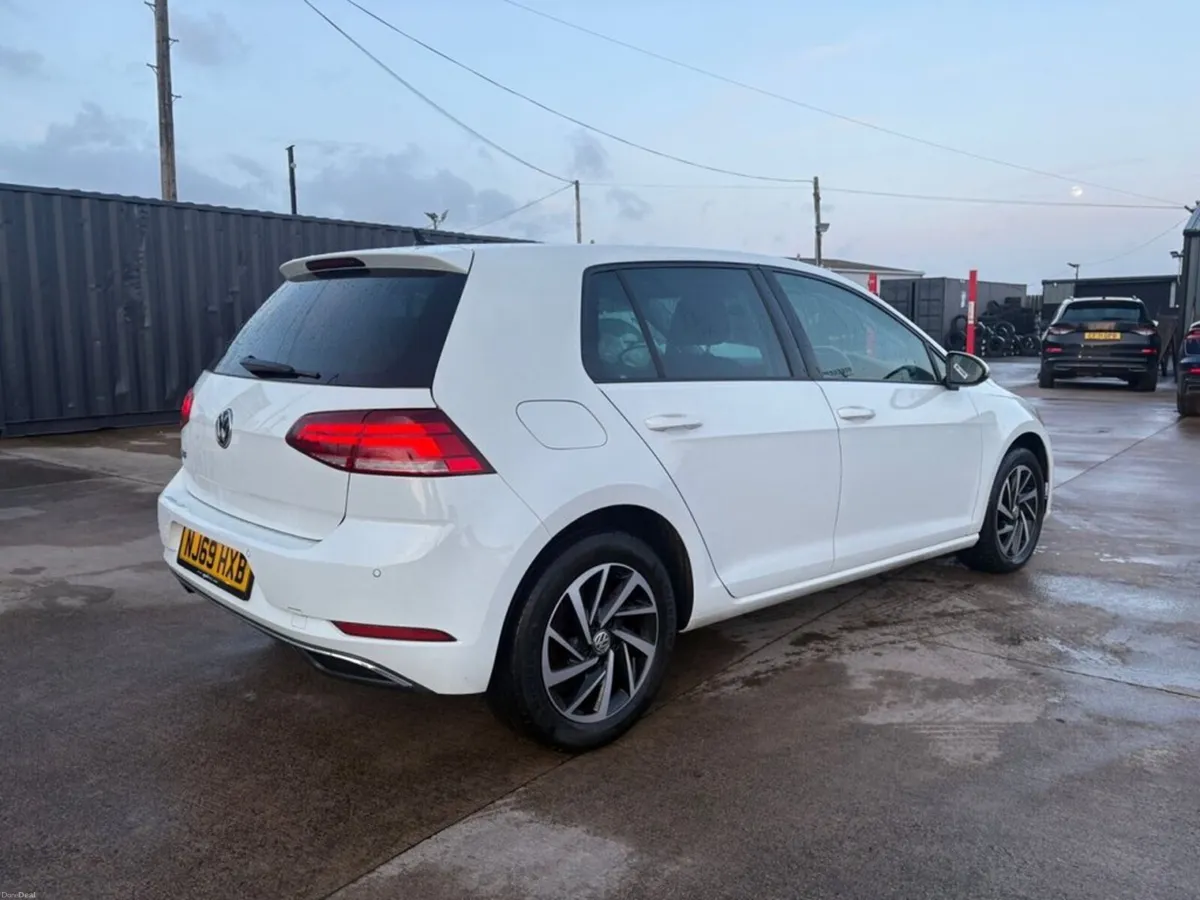 2019 Volkswagen Golf - Image 3