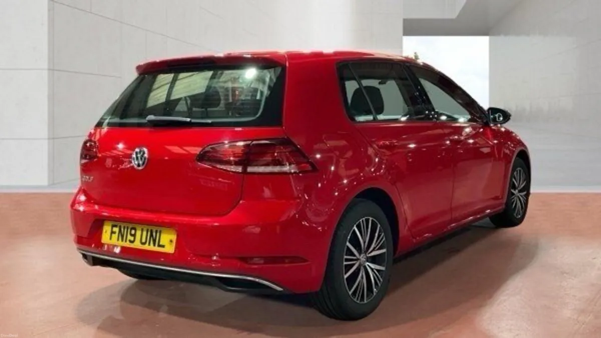 2019 Volkswagen Golf - Image 4