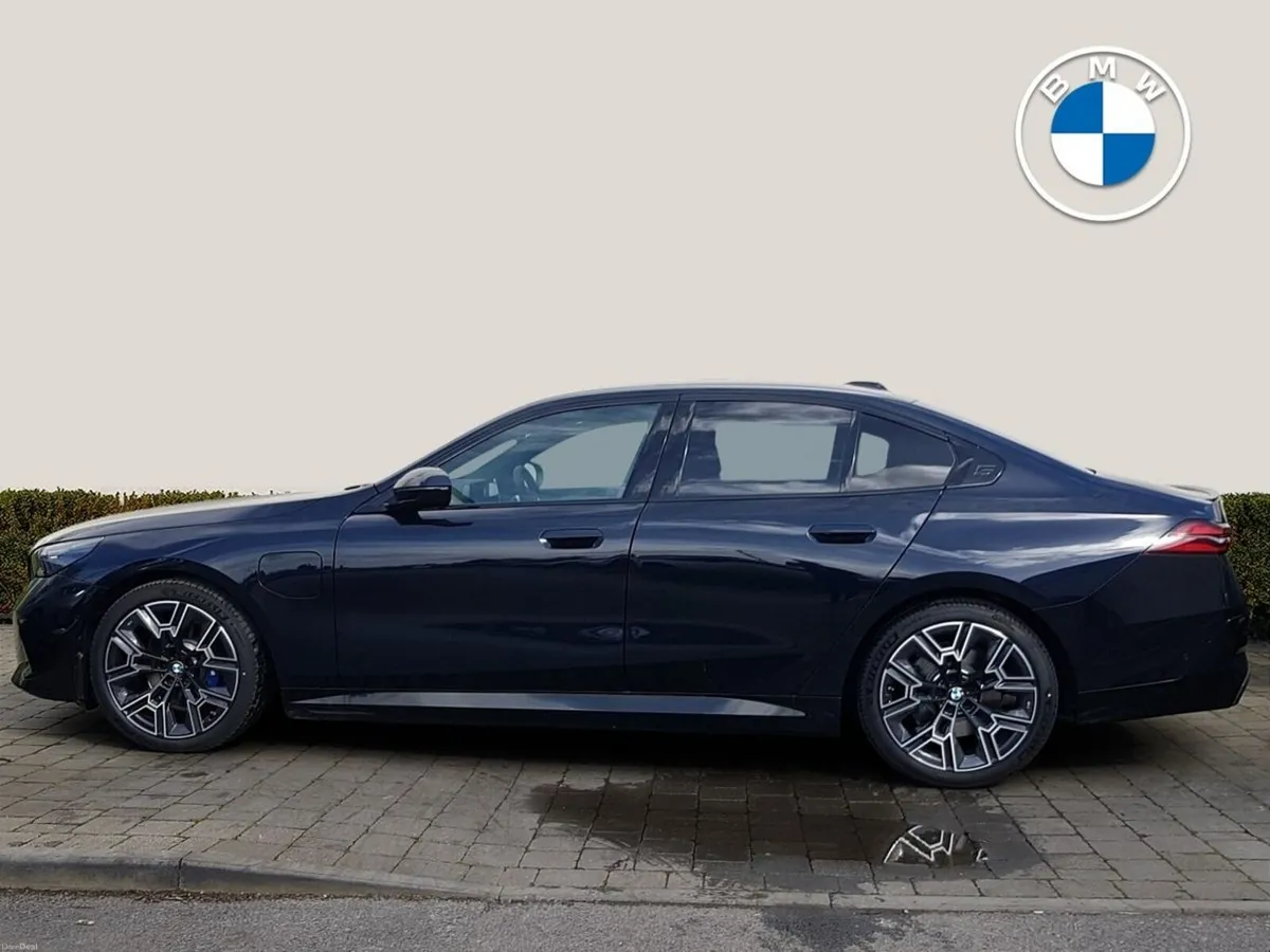 BMW 5-Series 530e M Sport Pro - Image 3