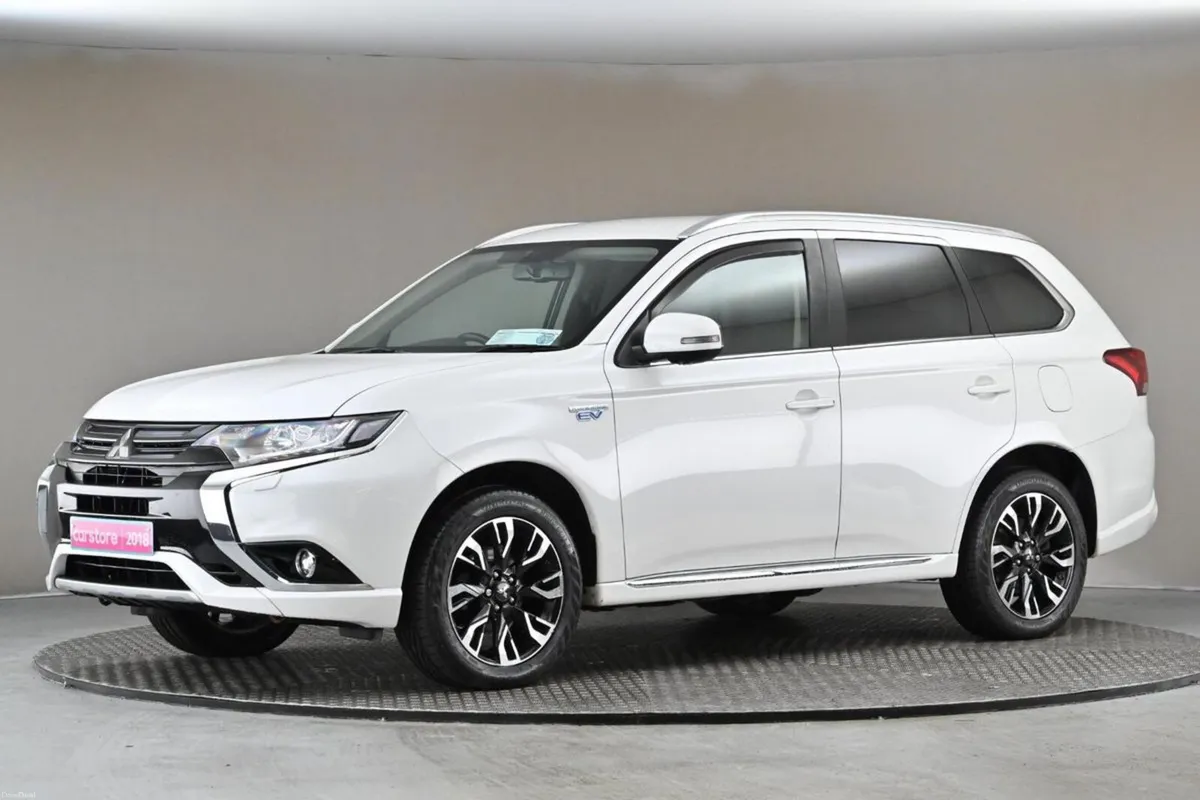 Mitsubishi Outlander 2.0 PHEV MIVEC 4WD 5SEATS **F - Image 4