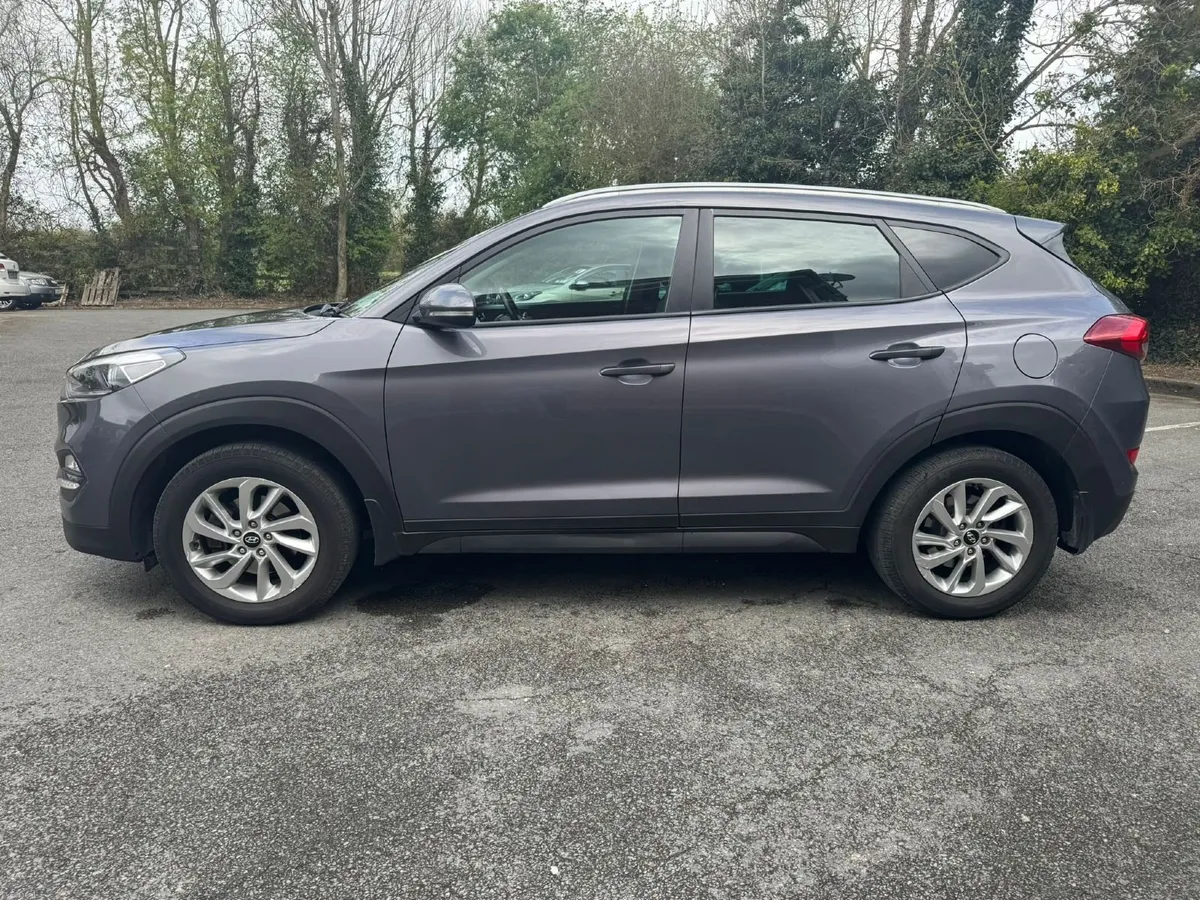 2016 Hyundai Tucson 4WD Exec. Auto 2.0L Diesel - Image 4