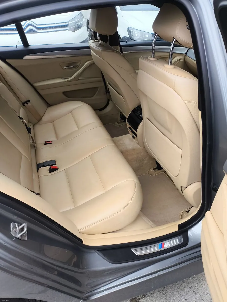 BMW 5-Series 2015 M sport - Image 2