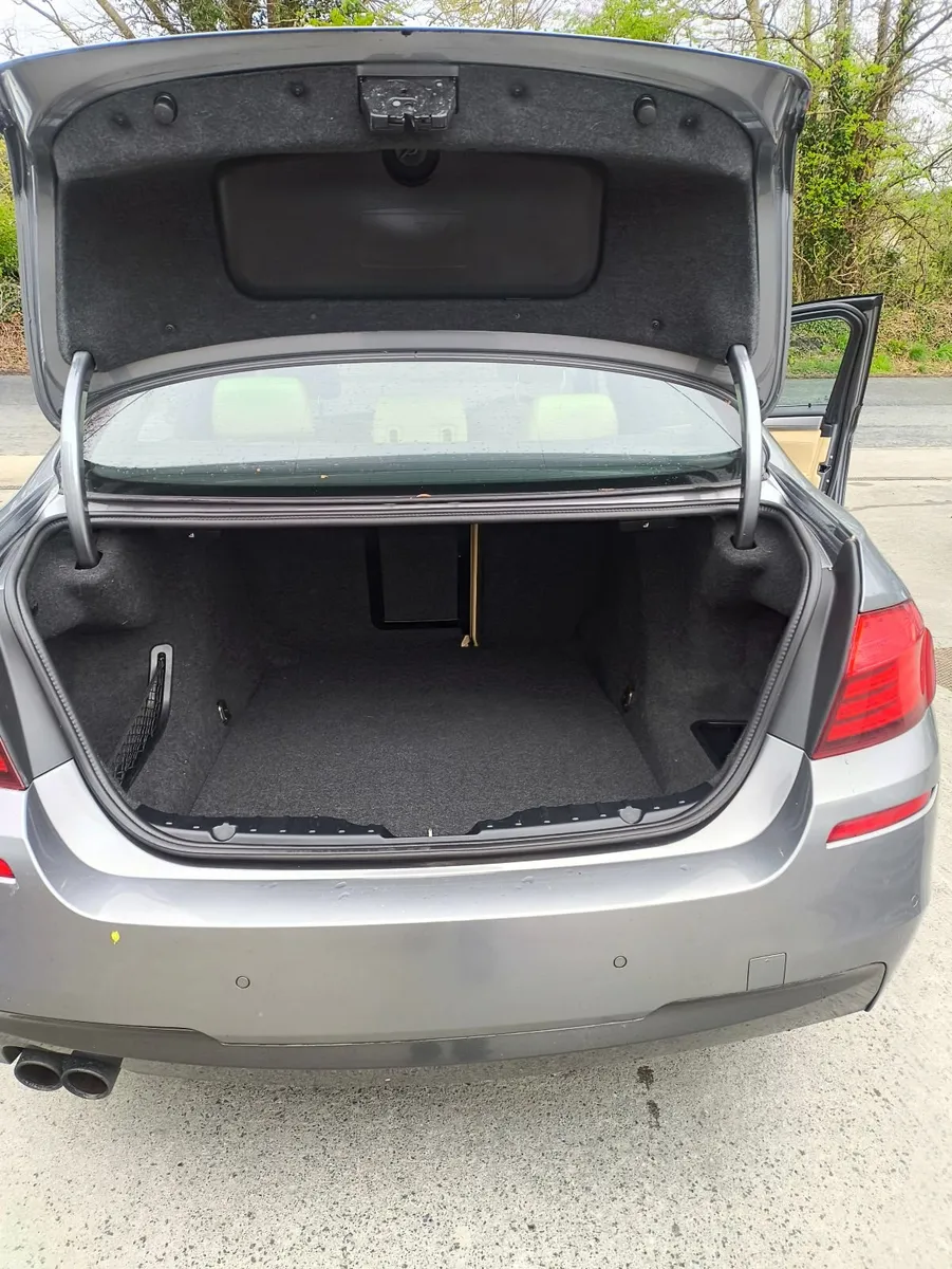 BMW 5-Series 2015 M sport - Image 3