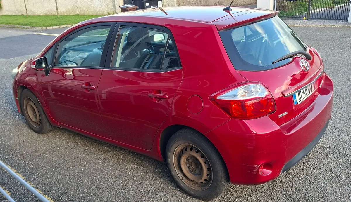 Toyota Auris 2010     3500 euro ono - Image 2