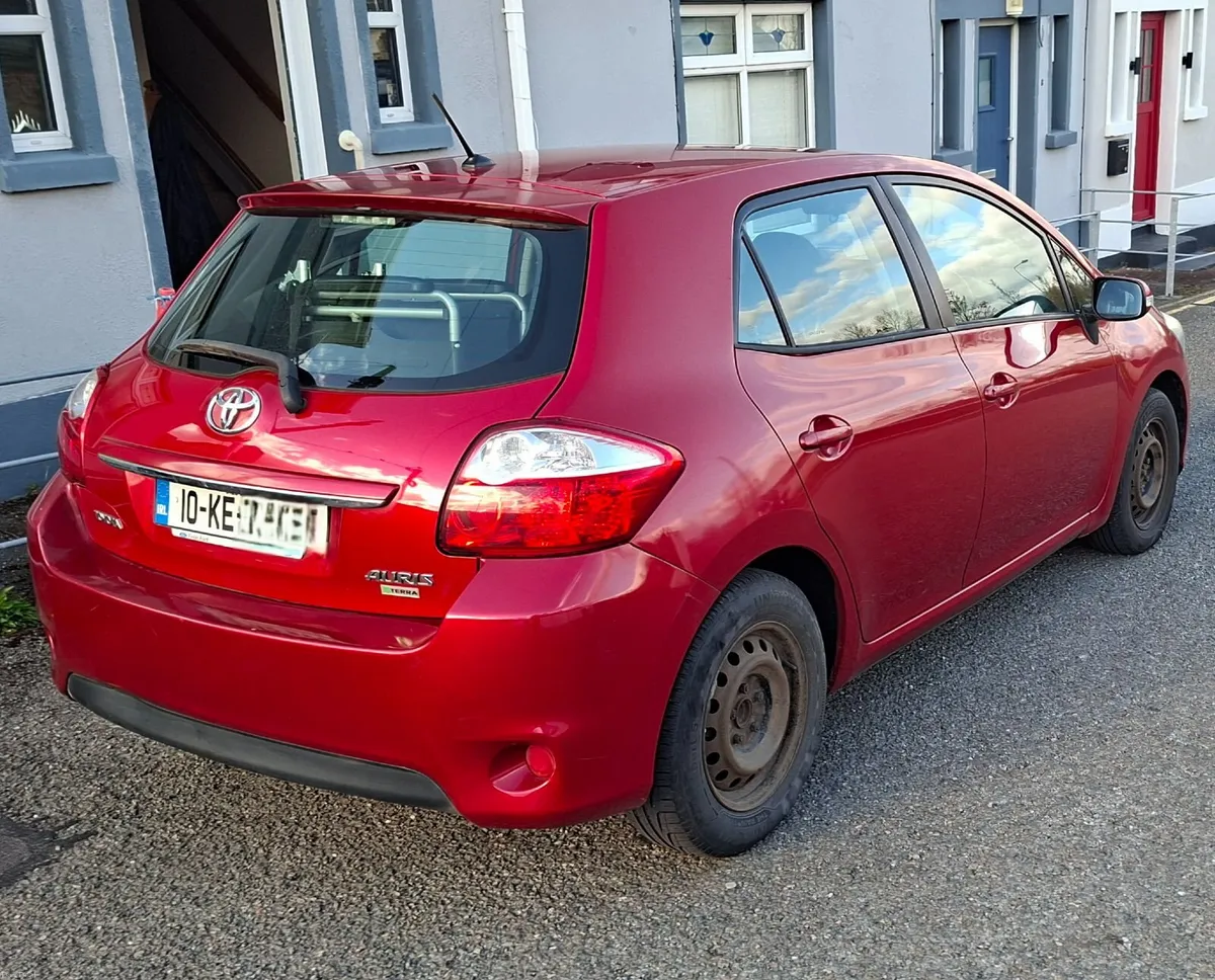 Toyota Auris 2010     3500 euro ono - Image 3