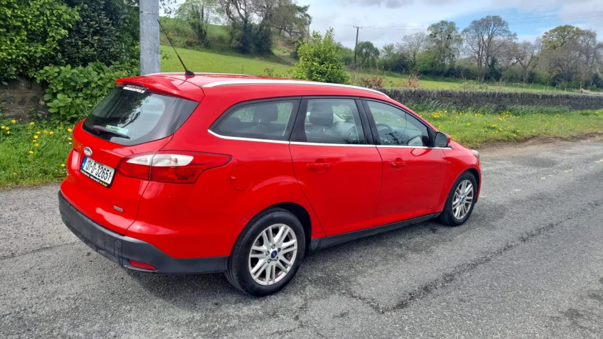 Ford Focus 2013 - Image 2