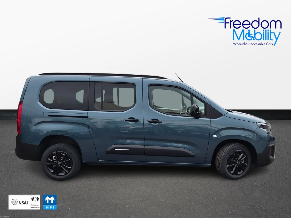Citroen Berlingo Lowered Floor Wheelchair Access - Image 4