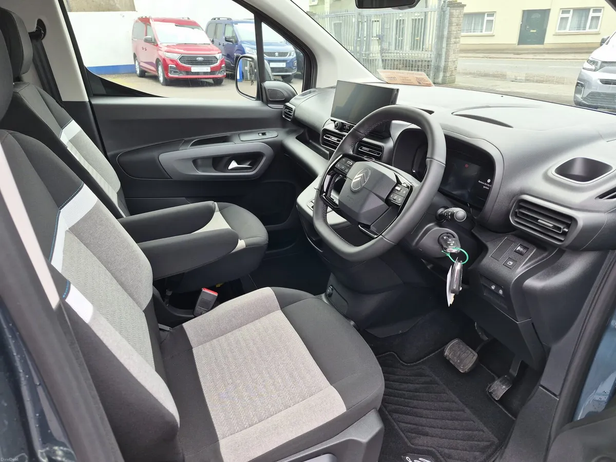 Citroen Berlingo Lowered Floor Wheelchair Access - Image 6