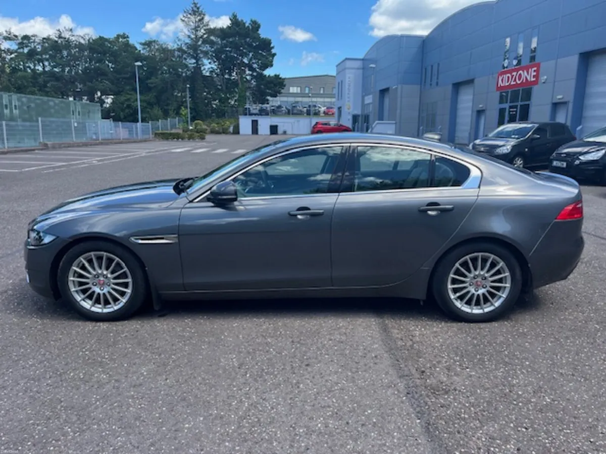 Jaguar XE 2018 LOW LOW MILEAGE - Image 4