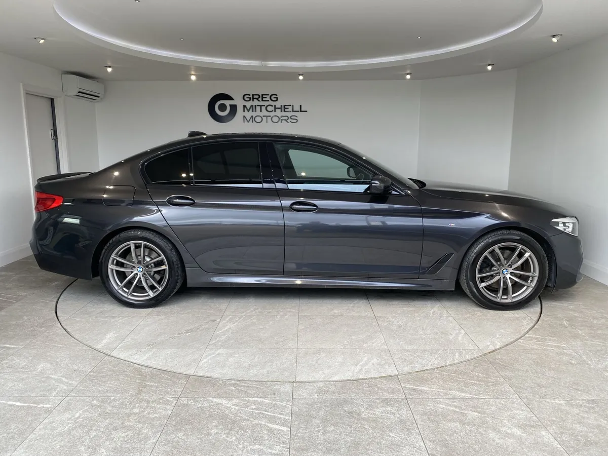 BMW 5-Series 2020 - Image 4