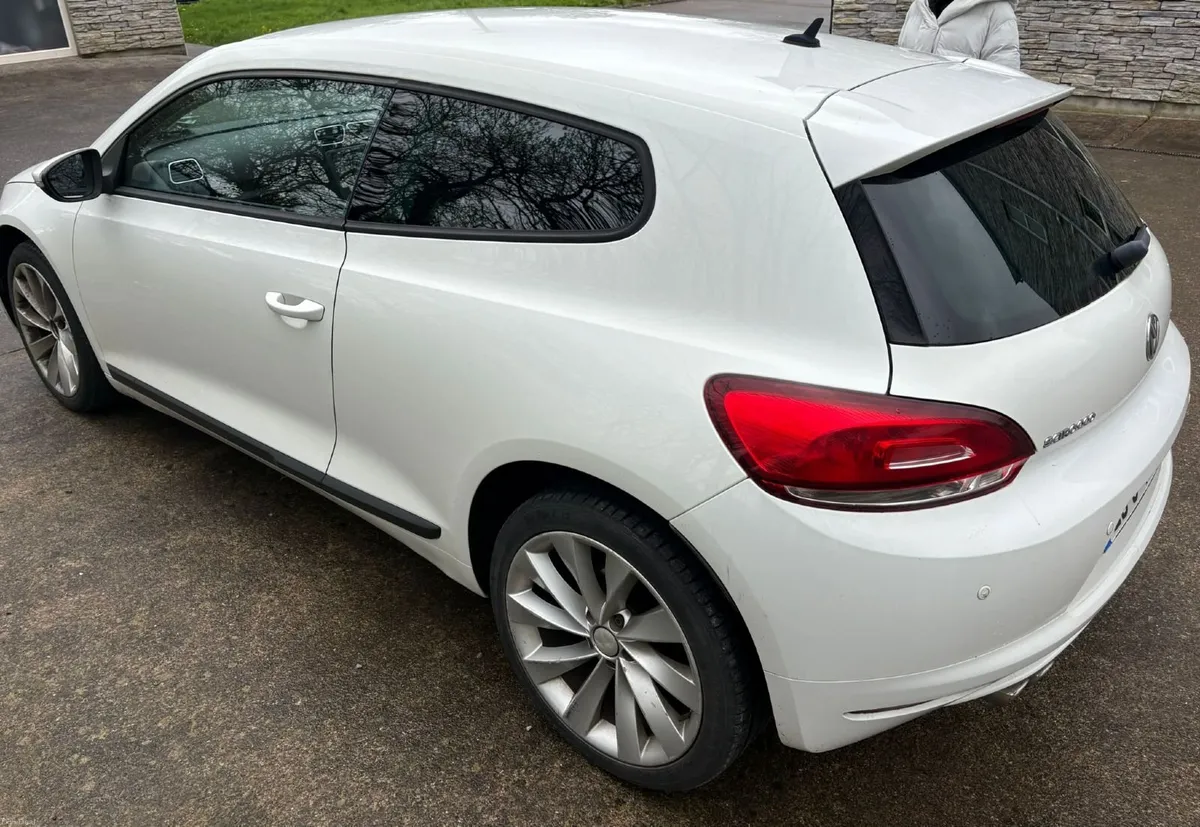 Volkswagen Scirocco 2010 2.0TDI - Image 4