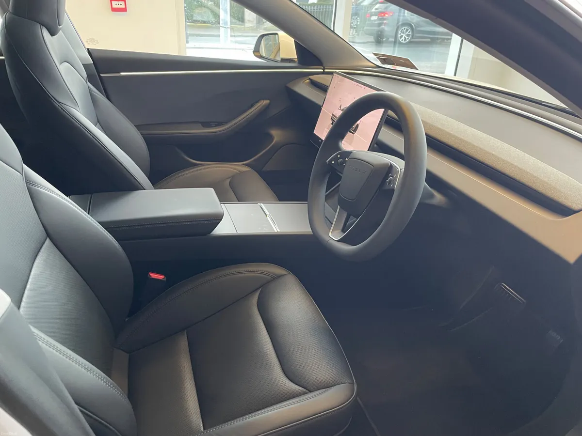 Tesla Model 3 2025 PREMIUM Hi Spec - Image 5