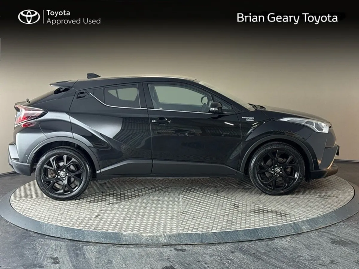 Toyota C-HR HYBRID SOL - Image 3