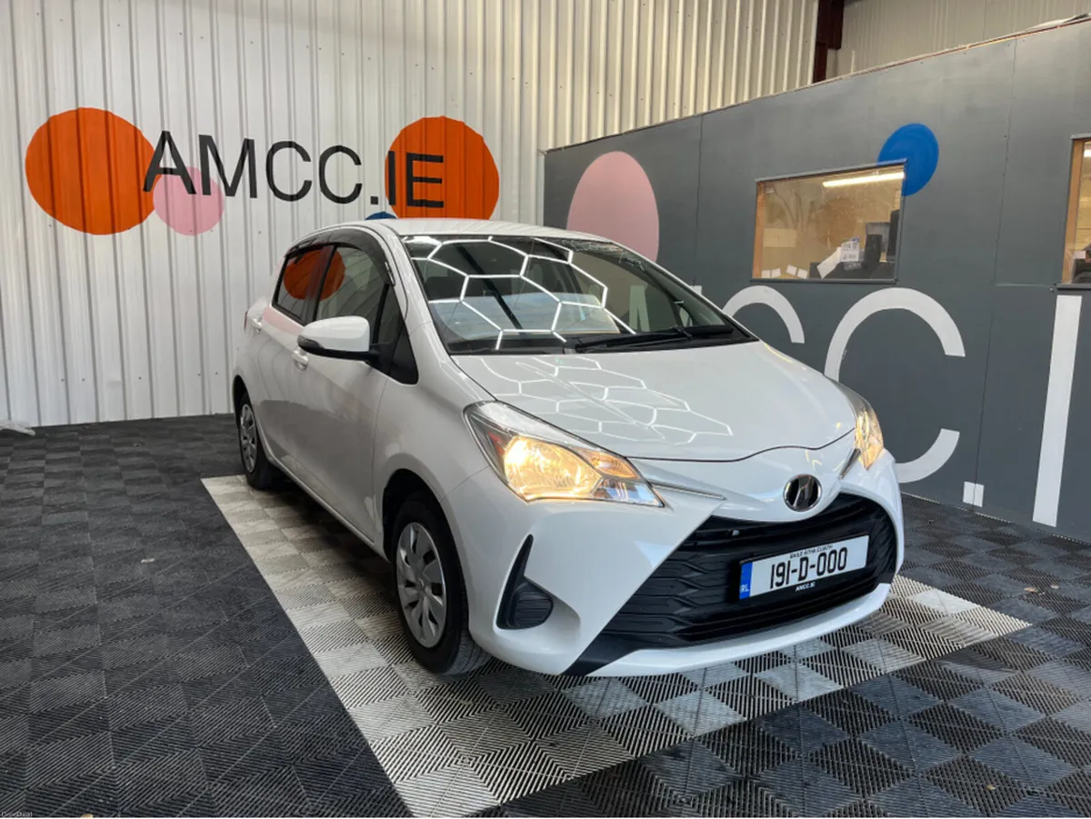 Toyota Vitz 2019 TOYOTA VITZ F 1.0 AUTOMATIC / REV - Image 1