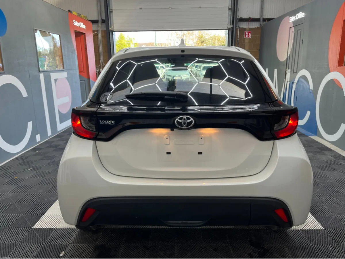 Toyota Yaris 2022 TOYOTA YARIS X 1.0 AUTOMATIC / R - Image 3