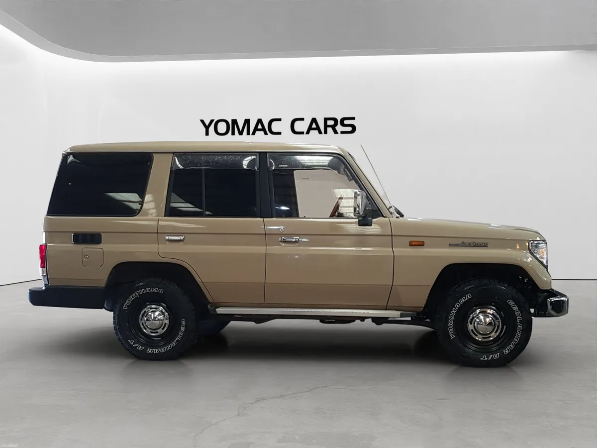 1993 TOYOTA LANDCRUISER PRADO 2.4D 8 SEAT AUTO - Image 2