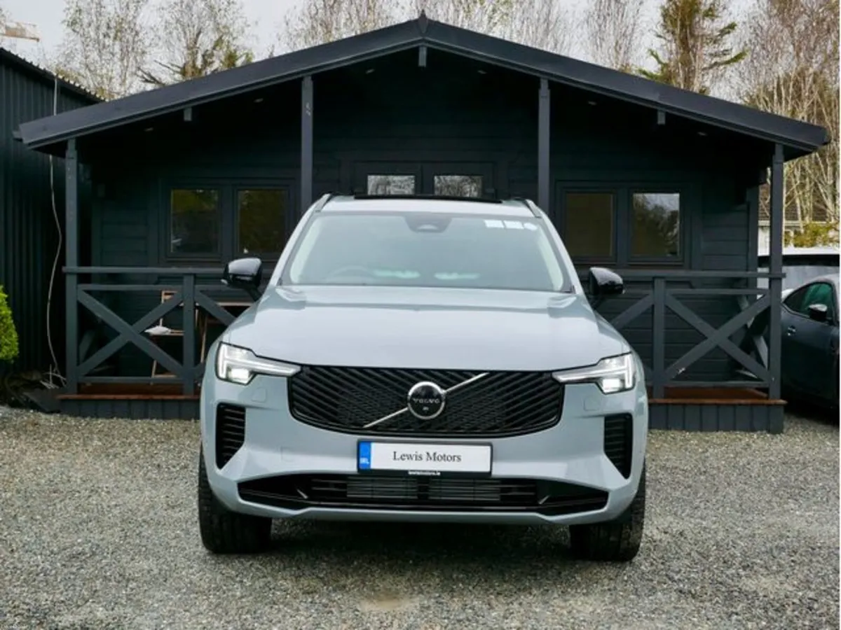 Volvo XC90 T8 PLUS PRO AWD DARK THEME, 360 CAMERA, - Image 2