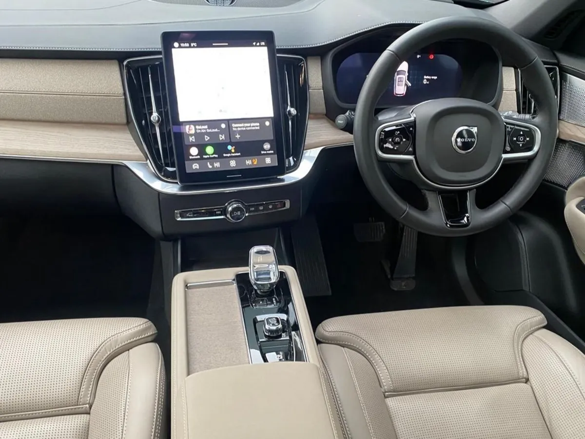 Volvo XC90 T8 Ultra 7 Seat AWD Auto (PHEV) - Image 3