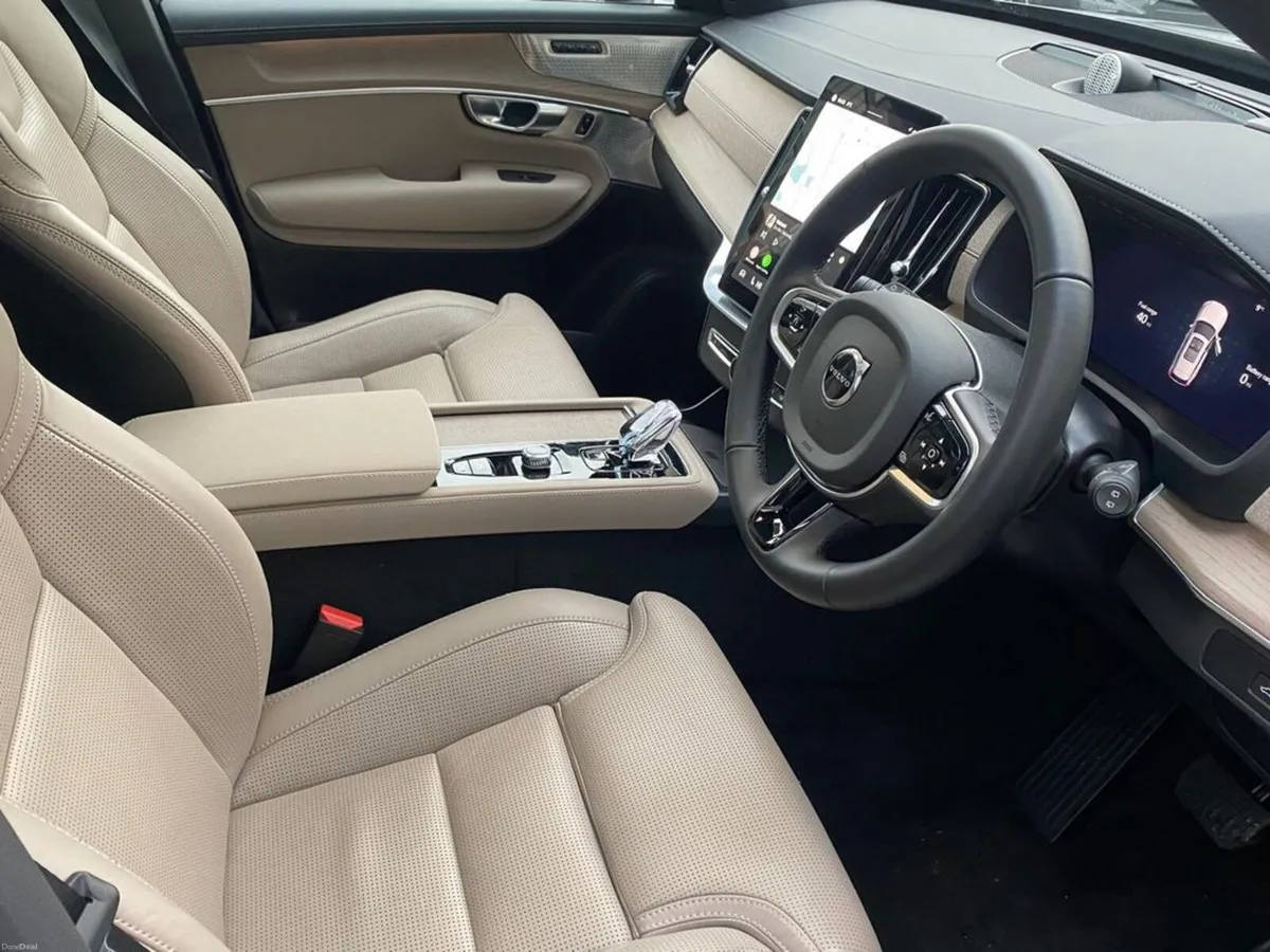 Volvo XC90 T8 Ultra 7 Seat AWD Auto (PHEV) - Image 1