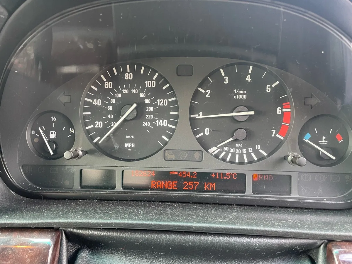 BMW e38 728i - Image 4