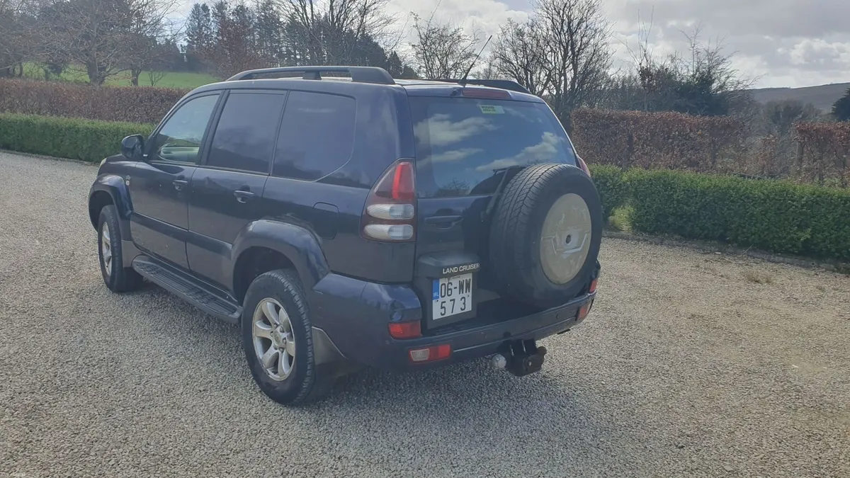 Toyota Land Cruiser 2006 - Image 2